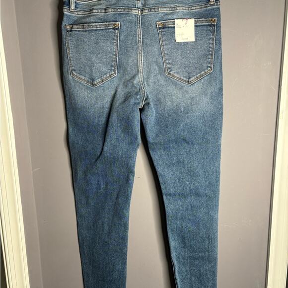 Vigoss Marley Skinny Mid Rise Medium Wash Distressed Jeans Size 31 - Picture 6 of 8